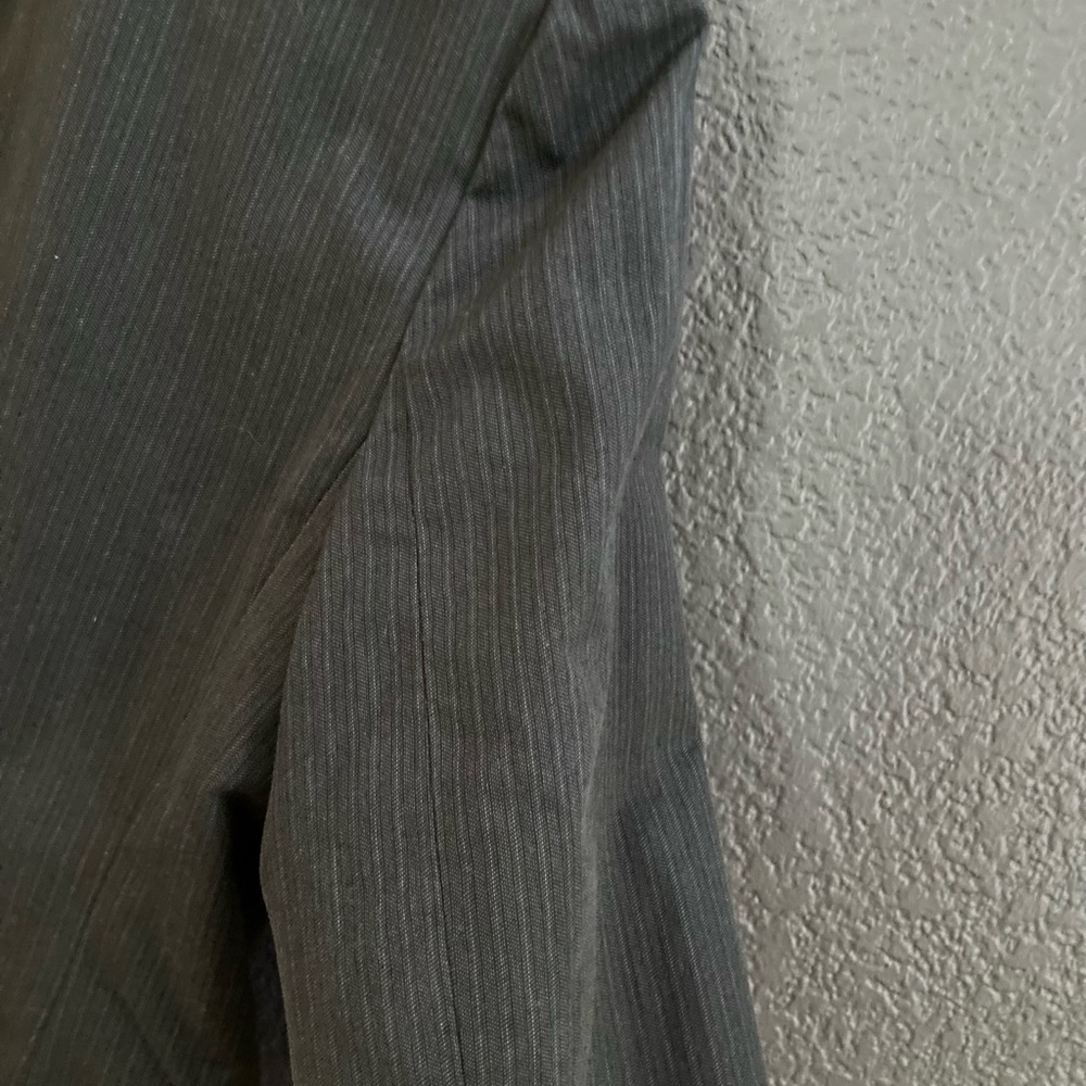 🌷3/$25🌷 GAP Gray Suit Jacket/Blazer with spandex for more tailored fit - Picture 16 of 16